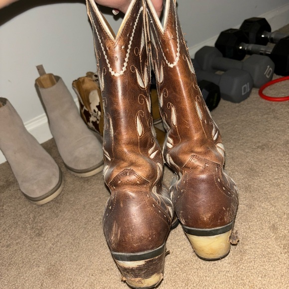 Ariat cowgirl boots - Picture 3 of 4